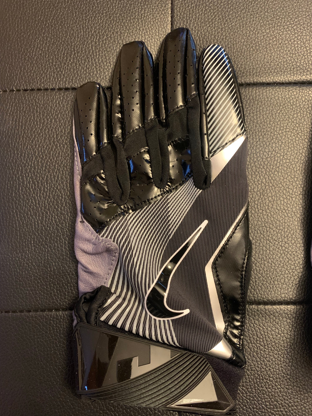 mercenario antes de horario Nike Vapor Jet 4 NFL Gloves "Leather Palm" - (M, L) – www.SportsTakeoff.com
